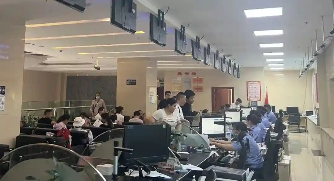 暑期要出国的,点开看!