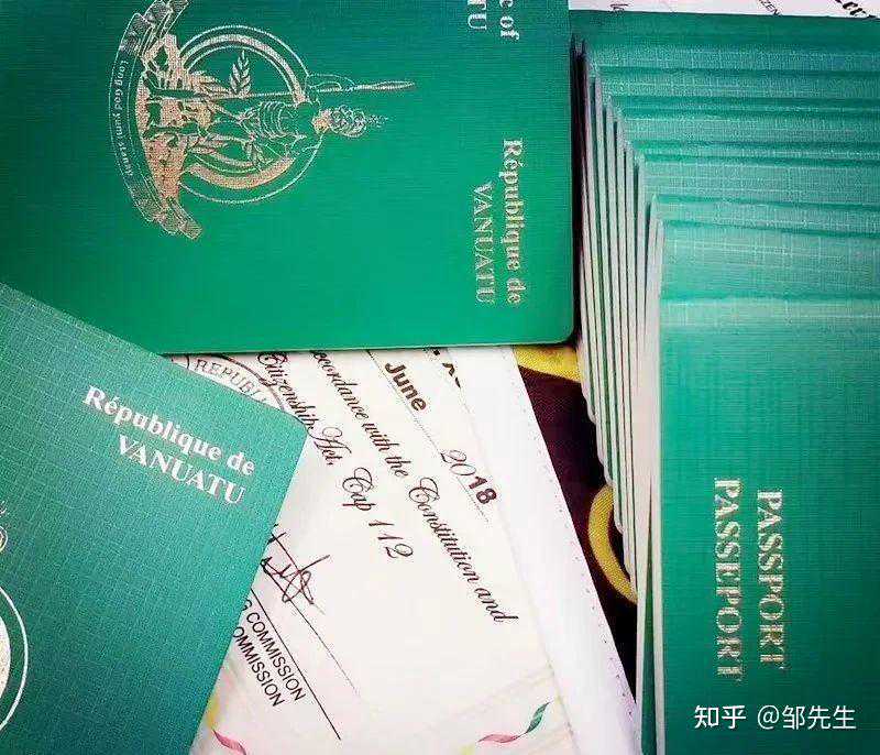 红河传了三代人的烤鸭店，用中草药和蜂蜜调制，手艺源自清朝